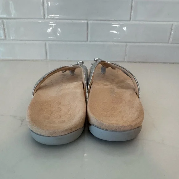 Vionic Women's Bella II Silver Thong Sandals size 39 - Picture 5 of 8